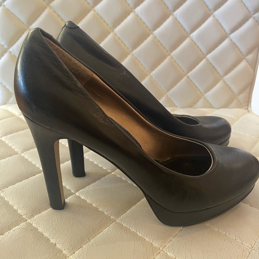 SEXY!! 3/4 inch platform heels, 4 inch heel, black